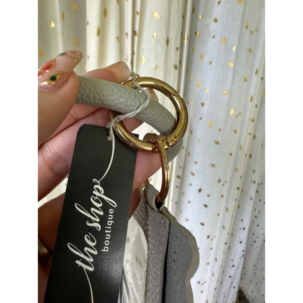 The Shop Boutique Hawaii NWT Lauren Lane Bridgette Bangle Keychain Card Holder